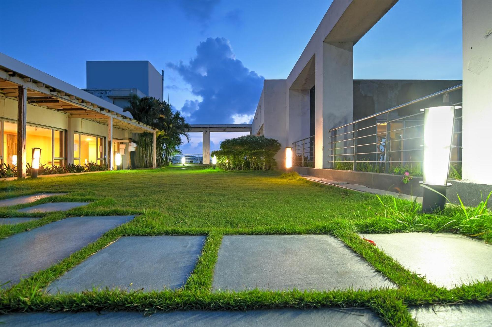 Hotel Urban Asia Kolkata Exterior photo